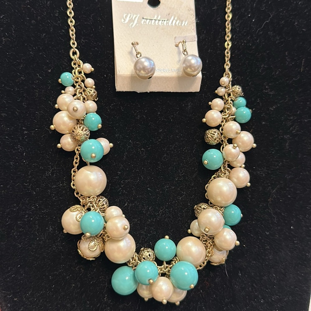 Carolee Faux pearl/turquoise bead necklace & faux pearl earrings